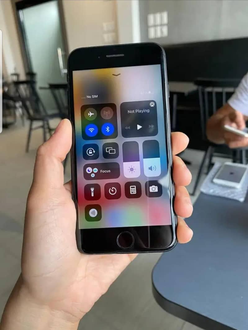 Apple iPhone 7 0