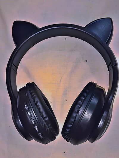 new headphones all ok 10/10 condition bilkul new Han