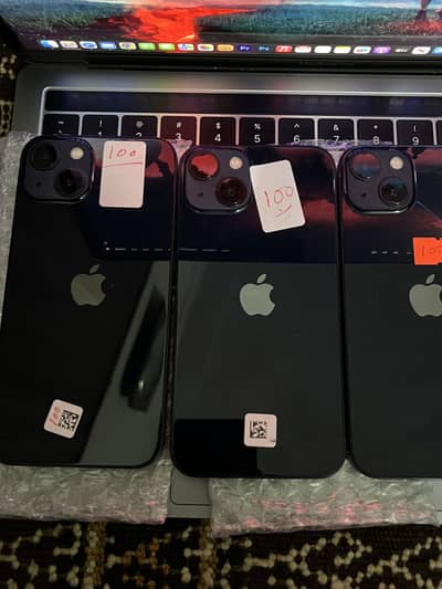 Apple iPhone 13 kit under apple warranty