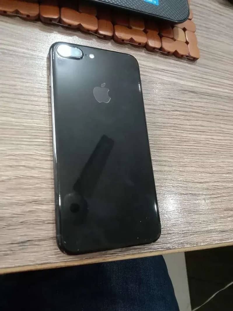 Apple iPhone 7 Plus 0