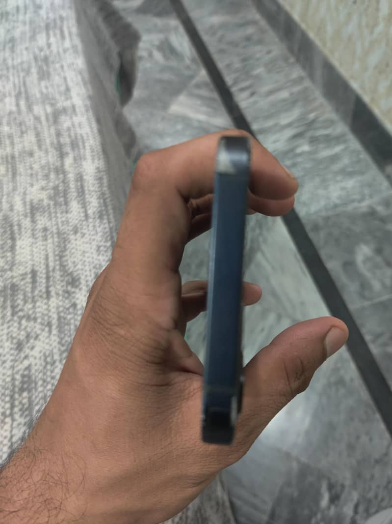 Apple iPhone 12 5