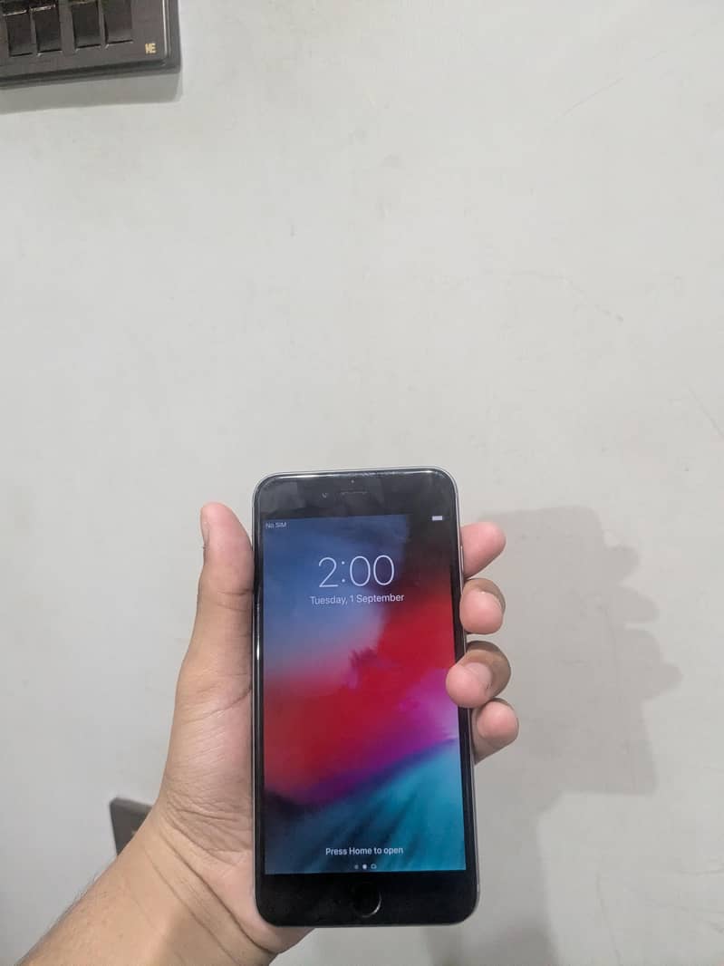 Apple iPhone 6 Plus 0