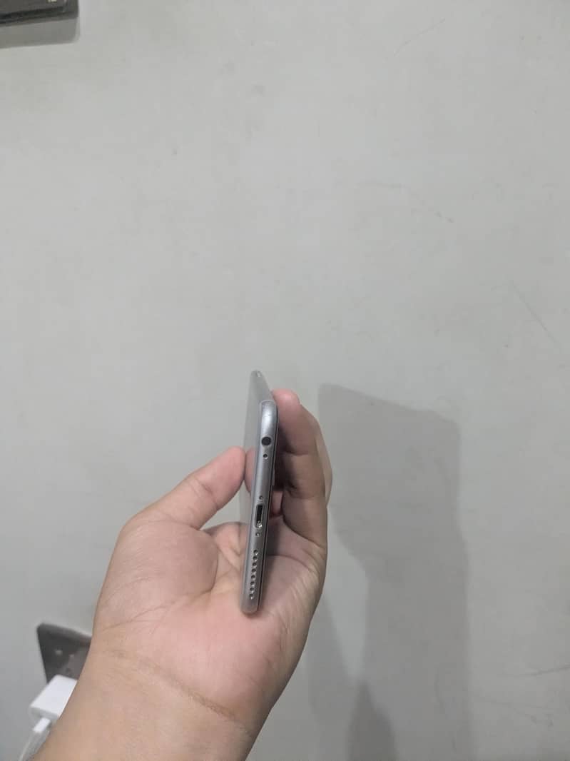 Apple iPhone 6 Plus 1