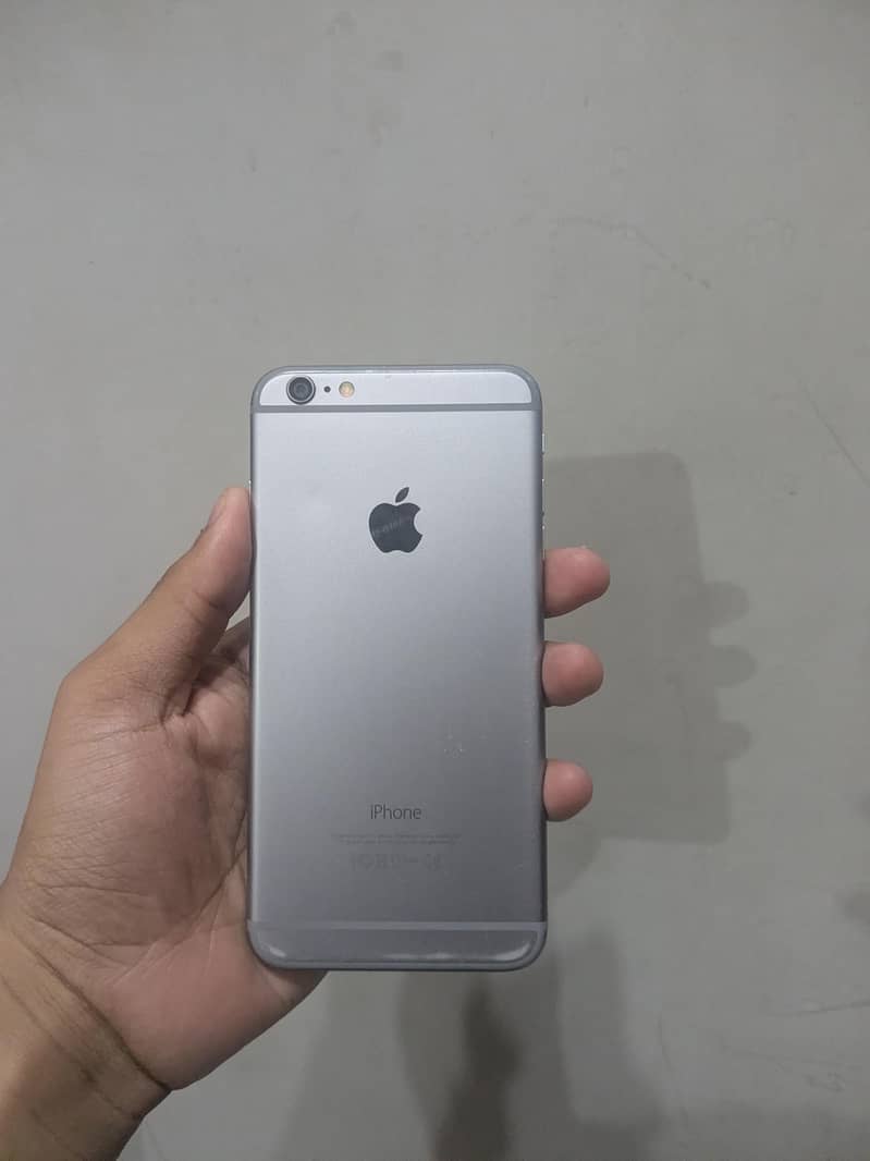 Apple iPhone 6 Plus 3