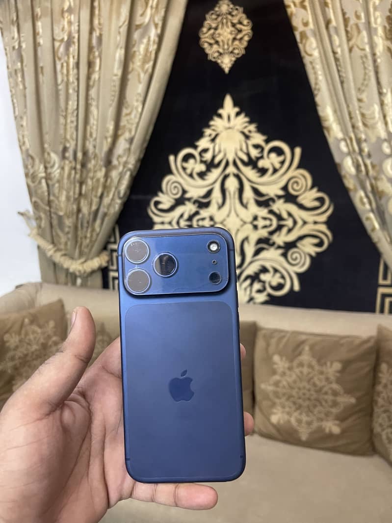 Apple iPhone 17 Pro Max 2