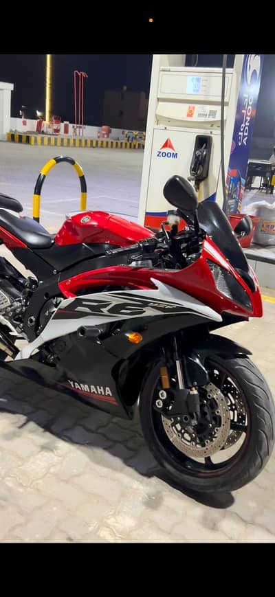 Yamaha YZF-R6 — Like New Condition