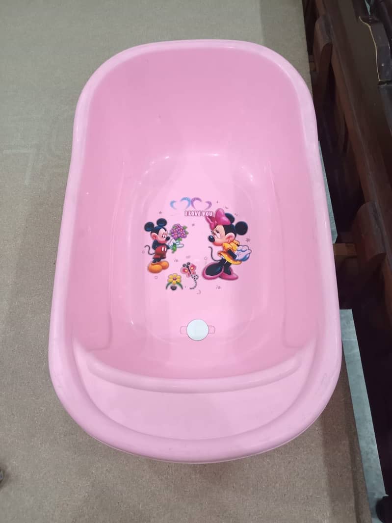 Bath tub 0
