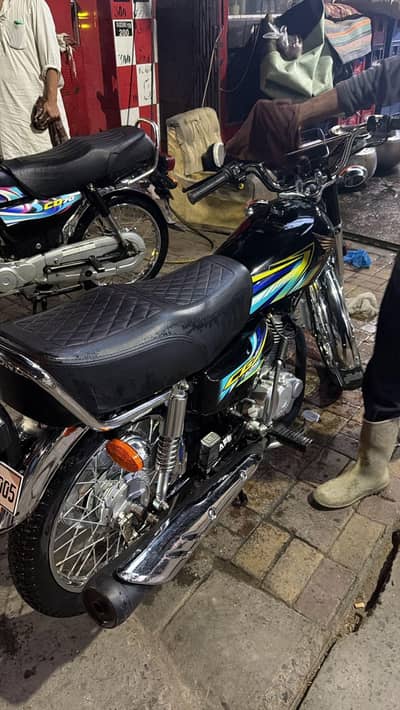 Honda 125 25/26 Black