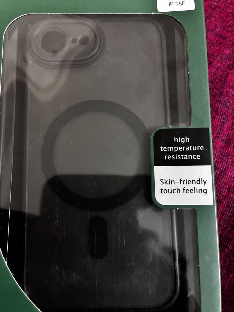Apple iPhone 16e 2