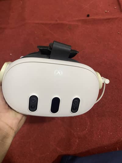 Meta quest 3 VR headset with 2 controllers and power bank