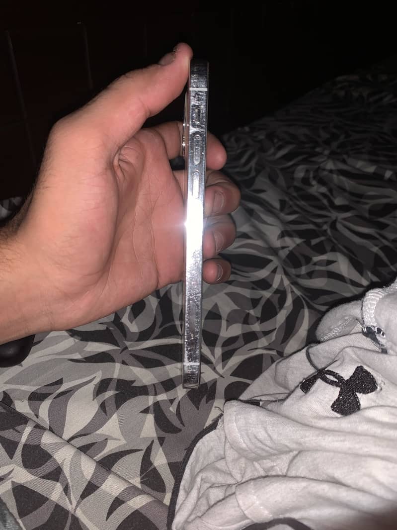 Apple iPhone 12 Pro 2