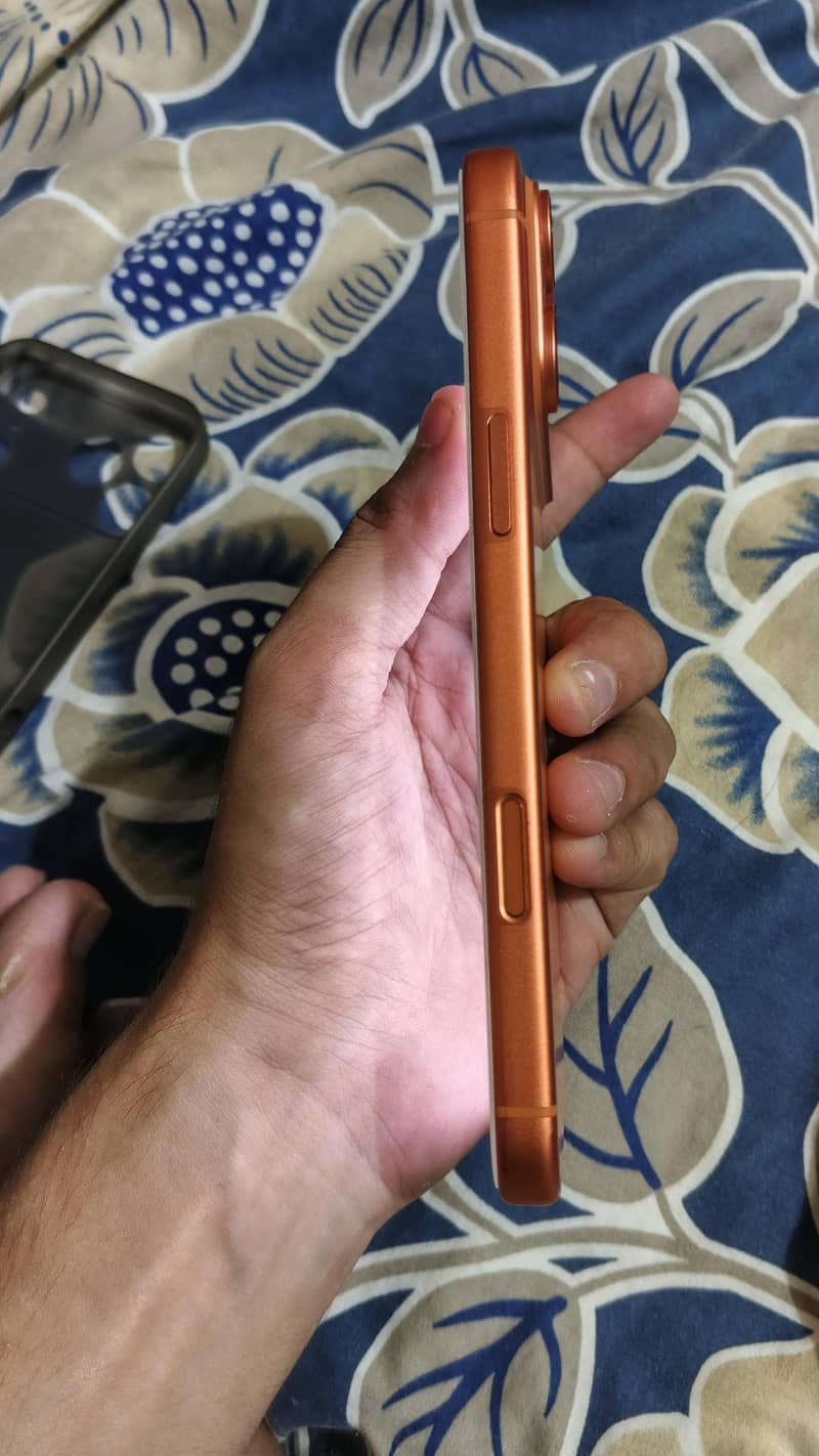 Apple iPhone 17 Pro Max 5