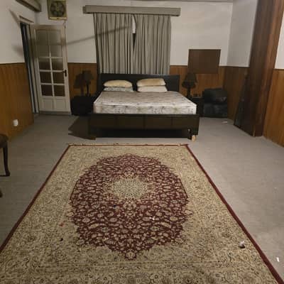 Double bed, sidetables, dressing table, carpet(10×7)