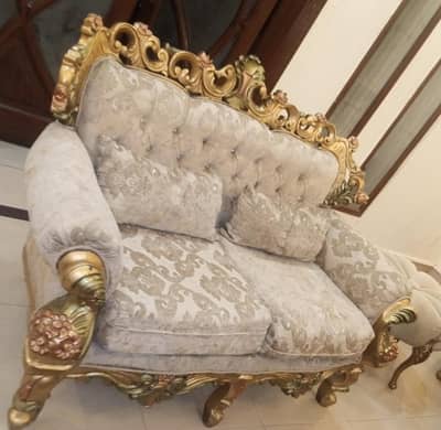 Beautiful Chinioti  6-Seater Sofa Set for Sale!