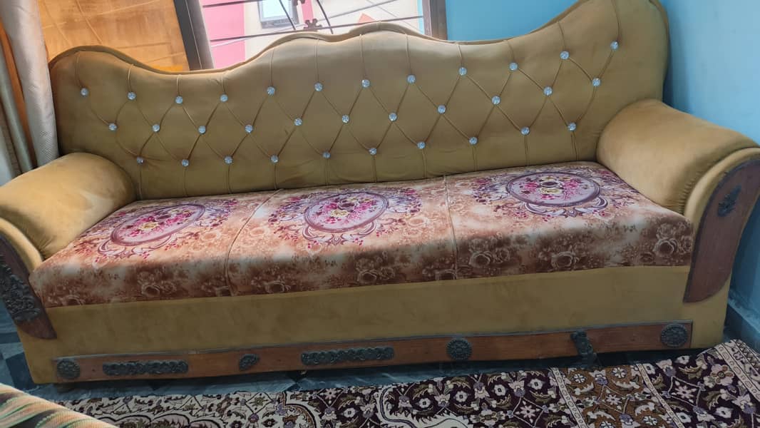 Heart shape sofa set 0