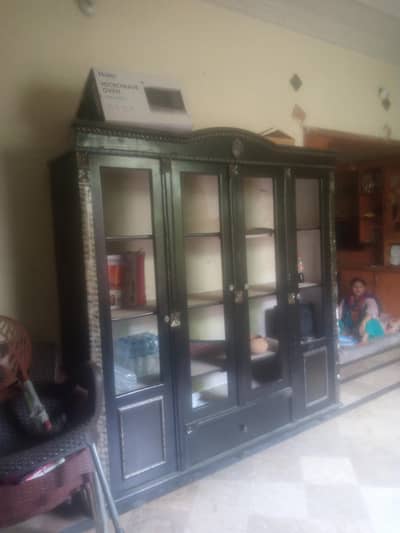 Showcase Urgent sale