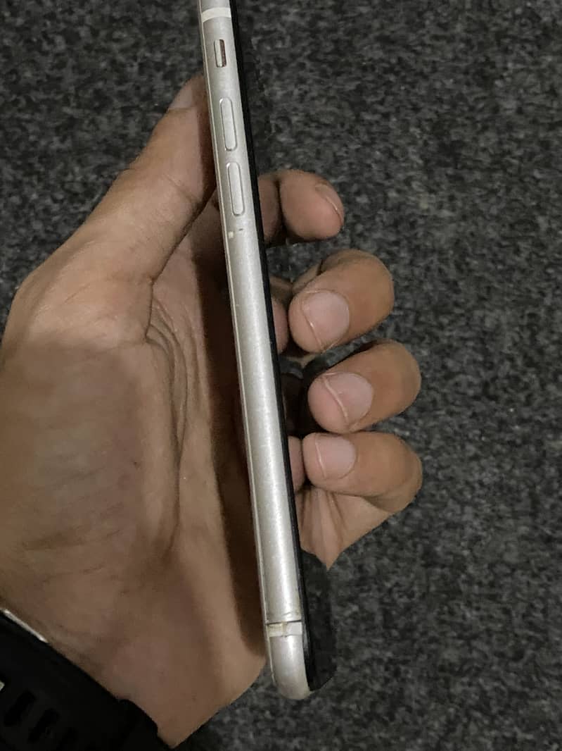Apple iPhone SE 3