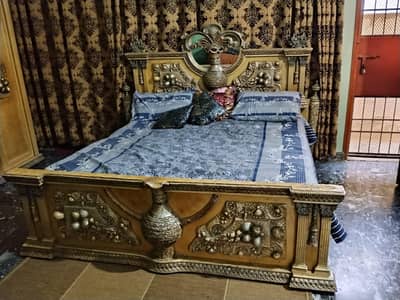 full size with mattress bed , 2 adad side table , 3 door almari ,