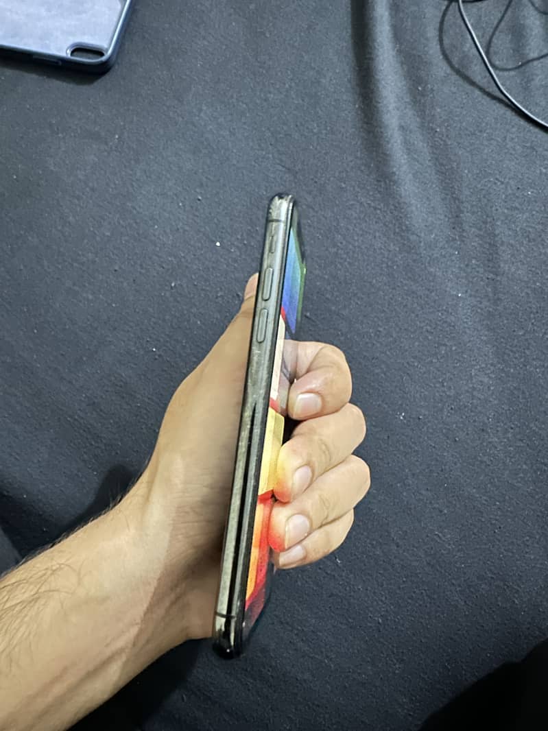 Apple iPhone X 3