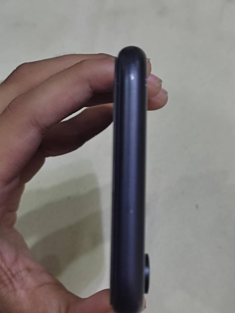 Apple iPhone XR 8