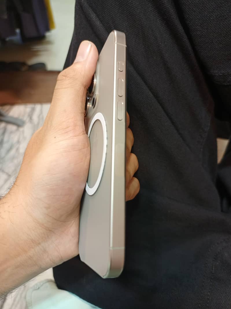 Apple iPhone 15 Pro 1