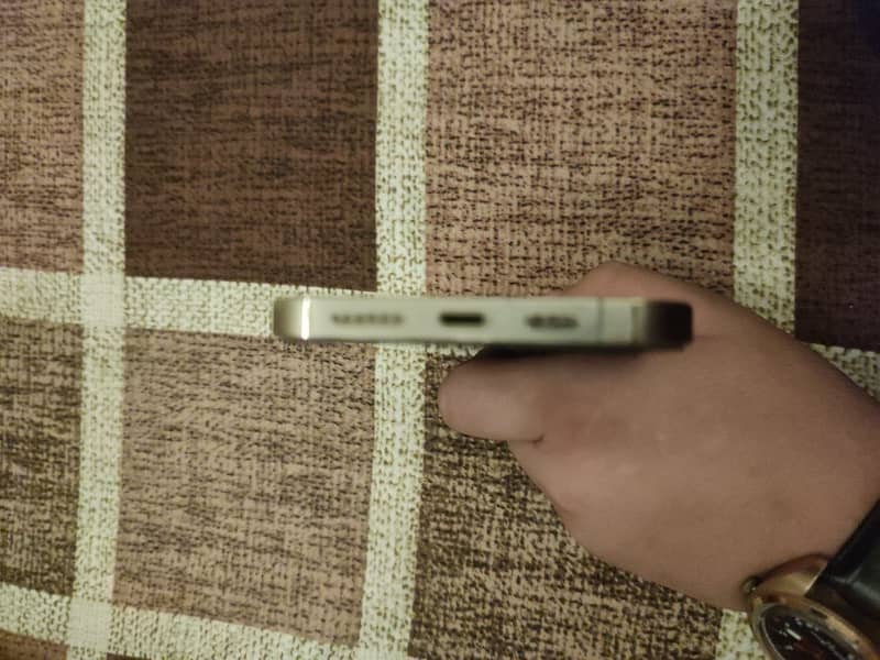 Apple iPhone 13 Pro Max 2