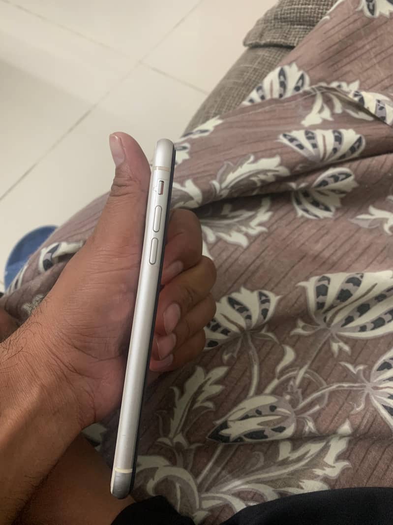 iPhone 11 7