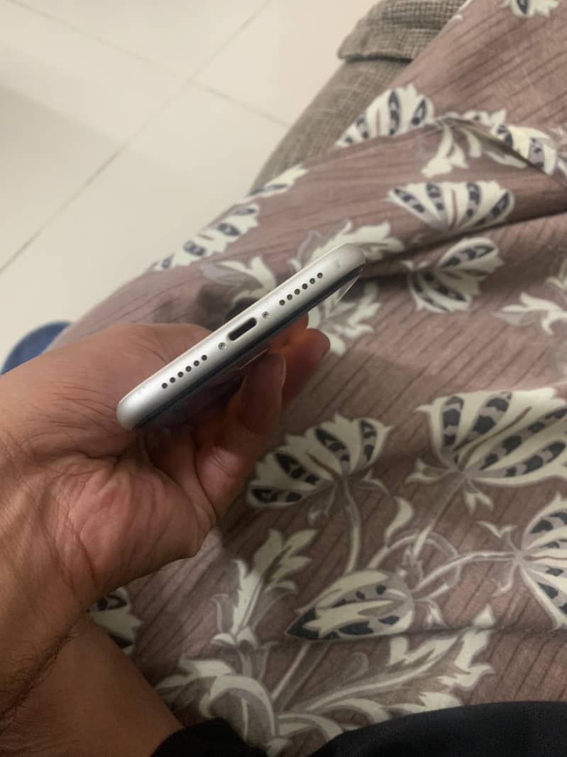 iPhone 11 8