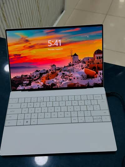 Dell XPS 9320 | i5-1240P | 16gb Lpddr5 | 3.5k OLED