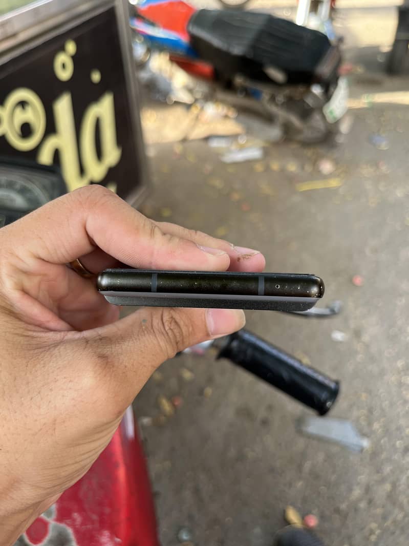 Google Pixel 6 4