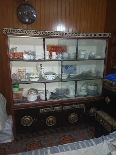 10/10 wooden crockery cabinet