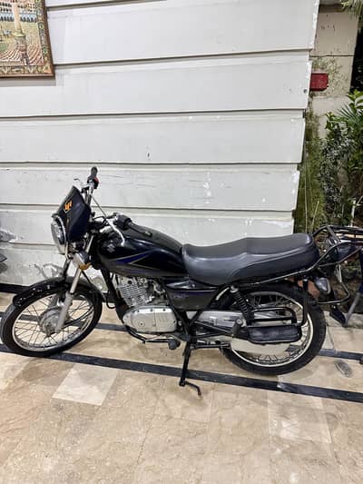 Suzuki GS 150 2024