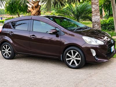 Toyota Aqua 2015 Model push start G package 2018 registered