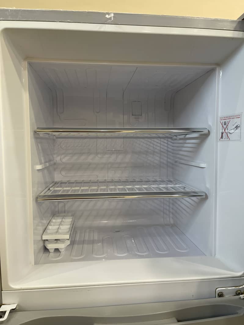 Orient Fridge 3