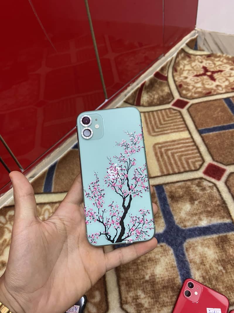 Apple iPhone 11 0