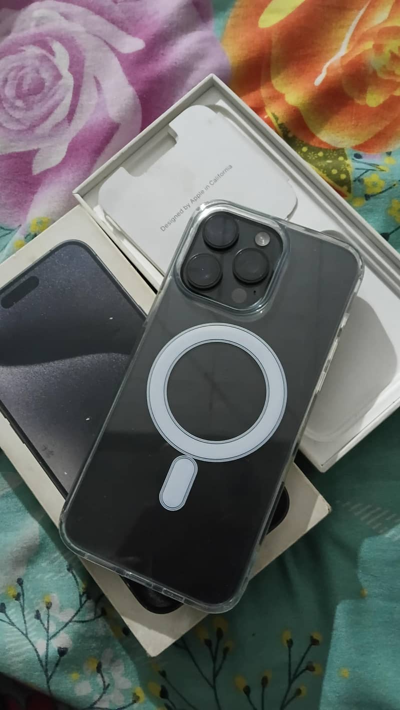 Apple iPhone 15 Pro Max 0