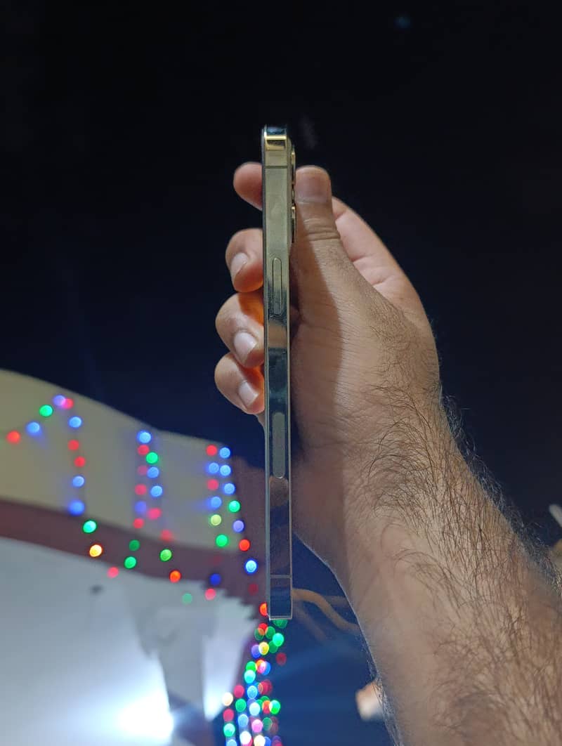 iPhone 12 Pro Max 1