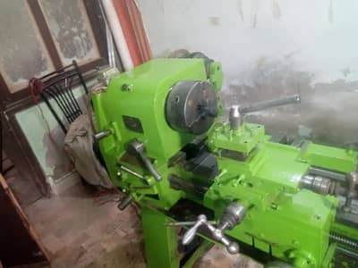 LATHE MACHINE 5.5 FOOT WITH COMPLETE SHOP SAMAN