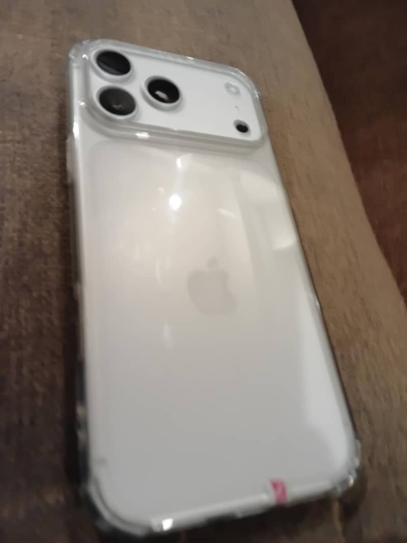 Apple iPhone 17 Pro Max 2