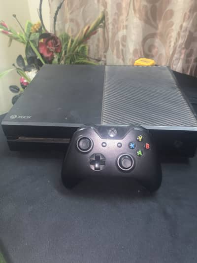 Xbox One 1TB + Original Controller | Excellent Condition