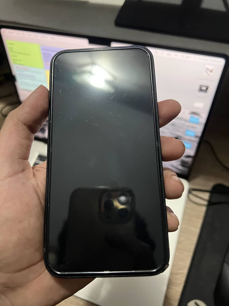 Apple iPhone 13 2