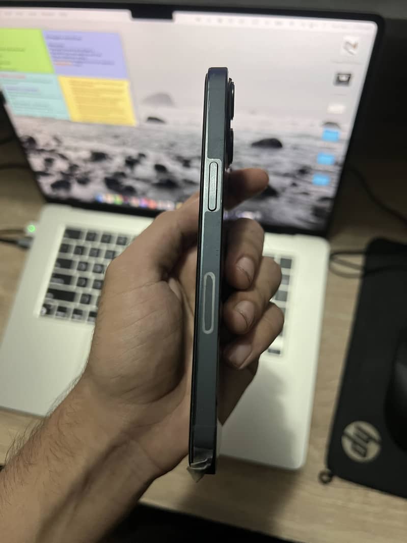 Apple iPhone 13 3