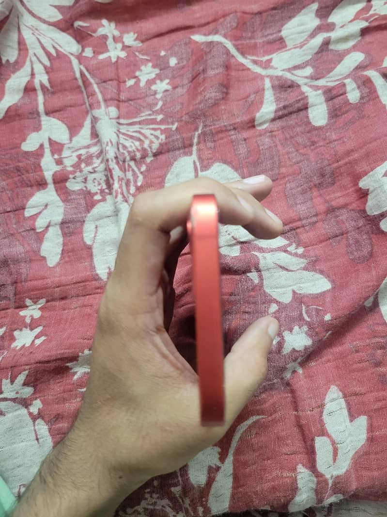 Apple iPhone 12 4