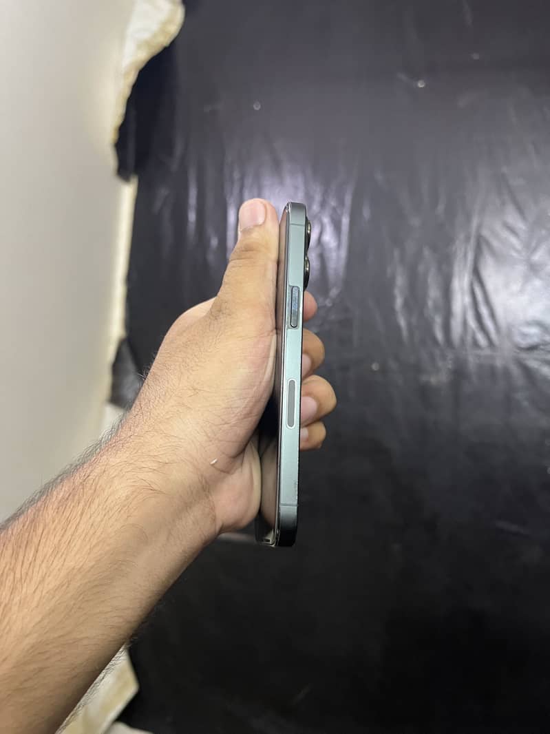 Apple iPhone 13 Pro 2