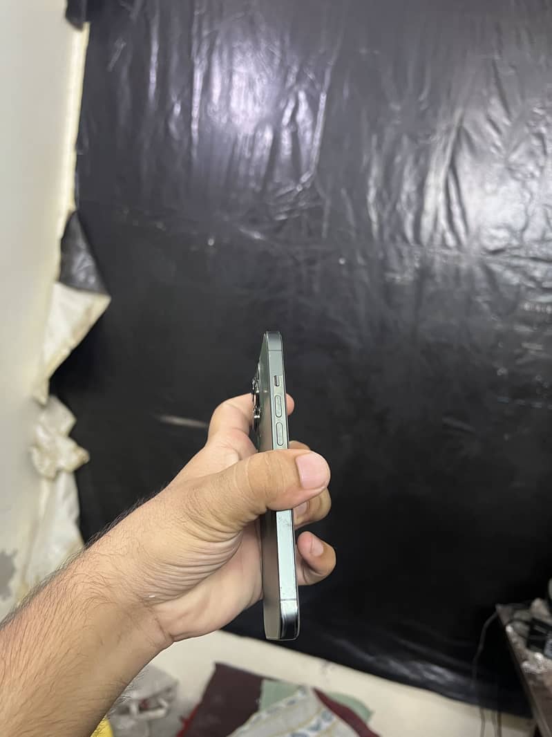 Apple iPhone 13 Pro 4