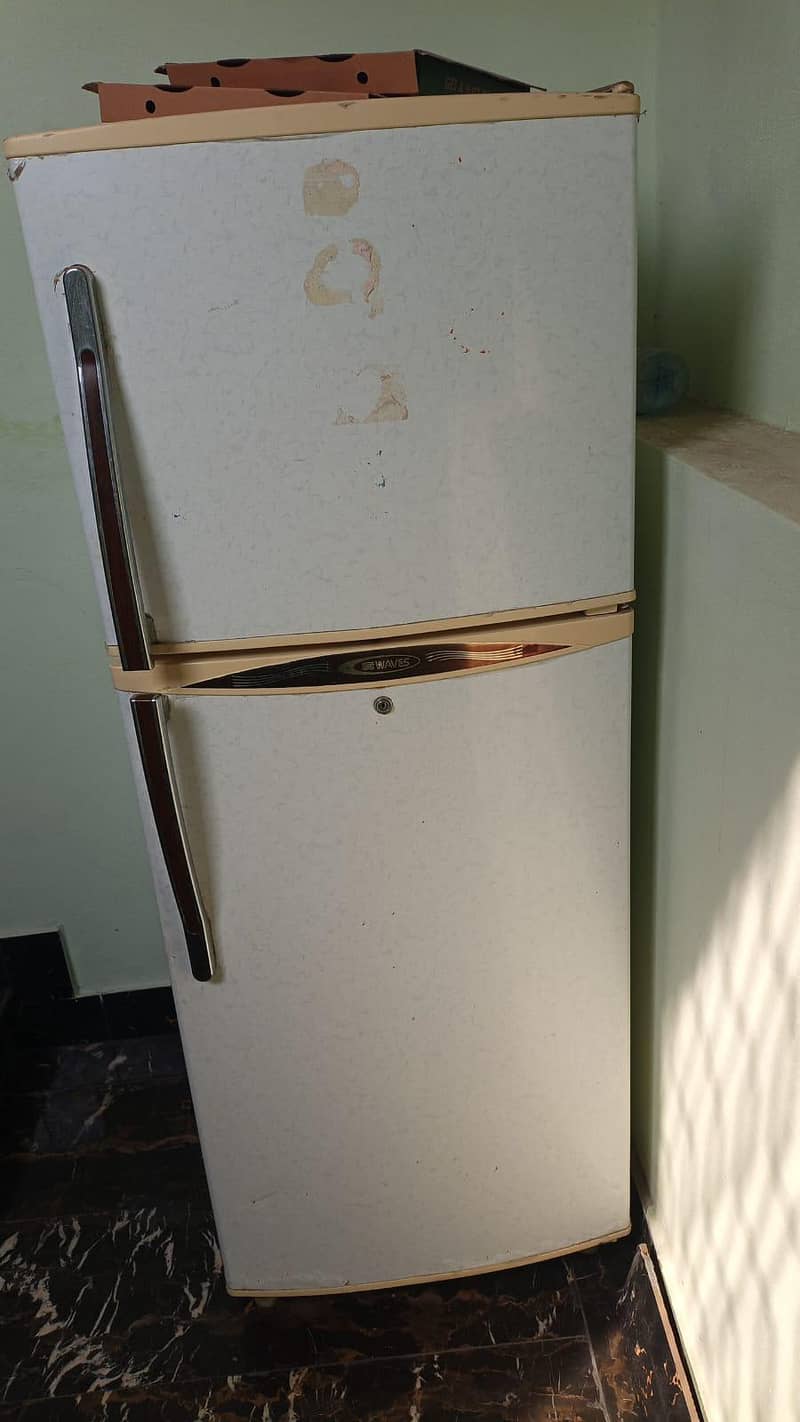waves fridge 0