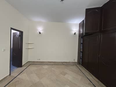 5 MARLA FULL HOUSE FOR RENT FOR OFFICE & FAMILY JOHAR TOWN PHACE 2