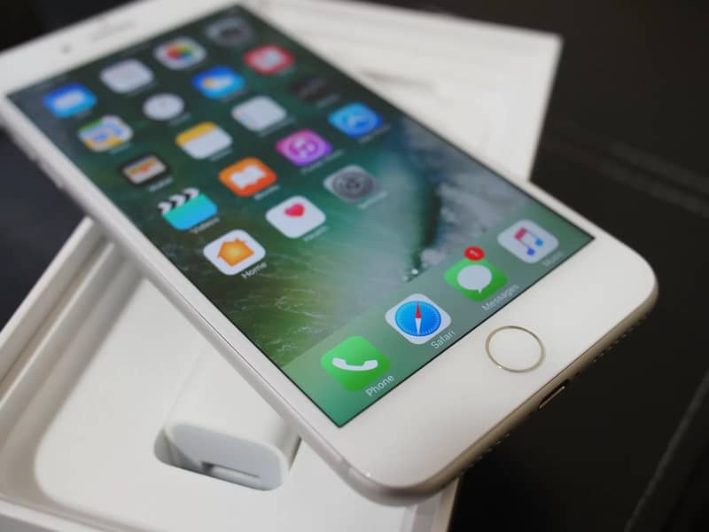 Apple iPhone 7 Plus 0