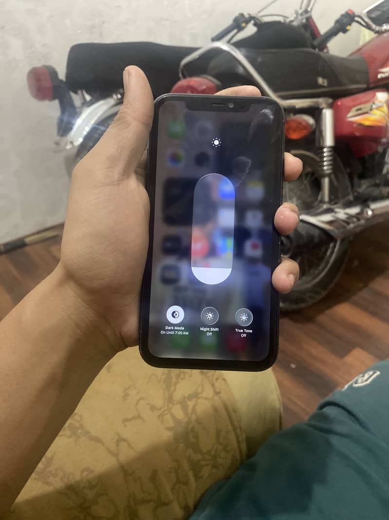 Apple iPhone 11 3