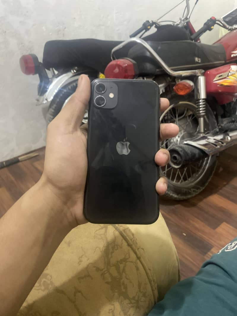 Apple iPhone 11 4